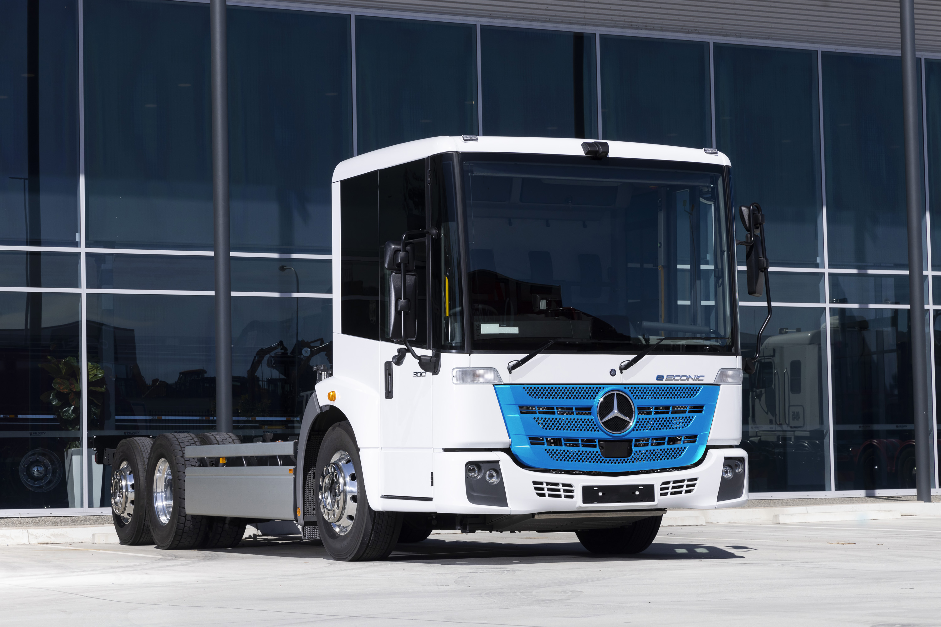 Zero emission waste collecting eEconic truck to star at Sydney show